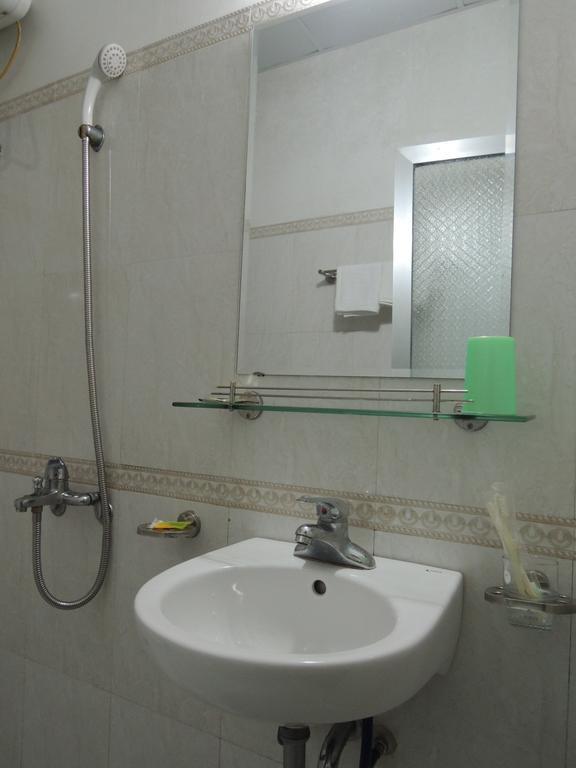 Hai Trang Hotel Ha Long Buitenkant foto